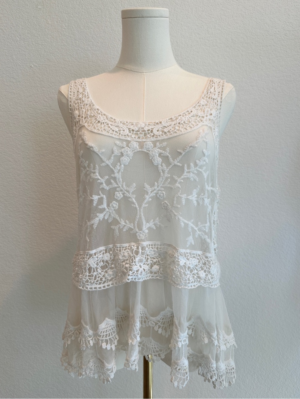 Express White Embroidered Lace Mesh Tank Top Medium Boho